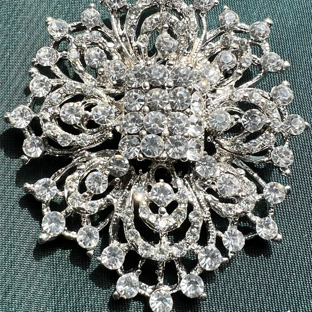 Vintage Rhinestone Brooch